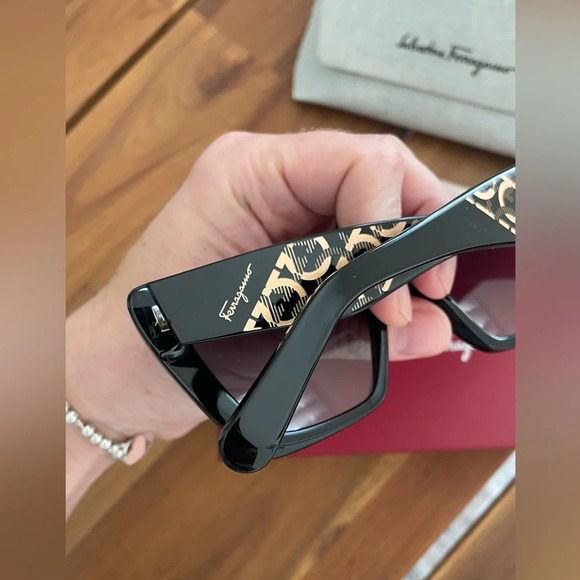 Salvatore Ferragamo 55mm Gradient Rectangular Sunglasses-excellent condition - Picture 6 of 11